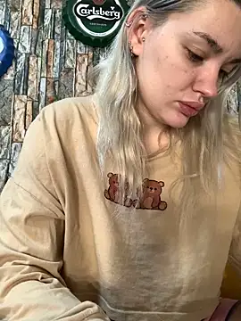 Snapshot of Sextazy chatting on November 12, 10:52 am Sextazy online show from November 12, 10:52 am