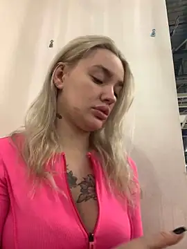 Snapshot of Sextazy chatting on March 21, 12:28 pm Sextazy online show from March 21, 12:28 pm