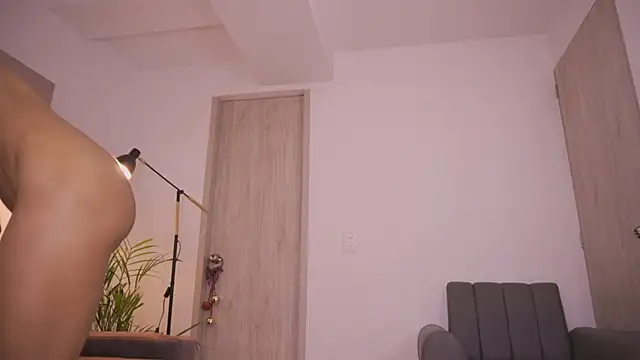 SofiaRios04 online show from April 14, 7:52 pm