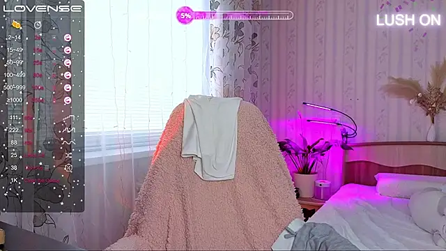 Bella  Swoon online show from February 21, 5:09 am