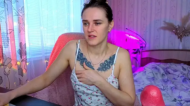 Bella  Swoon online show from February 7, 4:09 am