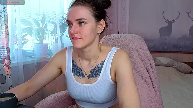 Bella  Swoon online show from May 26, 5:27 am