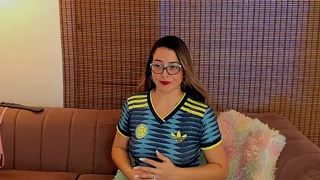 Snapshot of ariana_cross chatting on July 7, 12:52 pm ariana cross online show from July 7, 12:52 pm