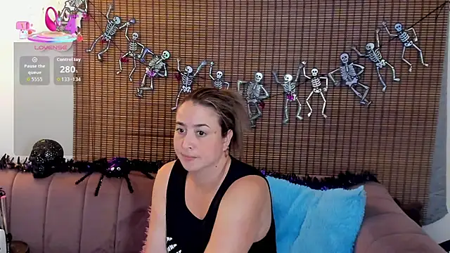 Snapshot of ariana_cross chatting on October 17, 11:56 am ariana cross online show from October 17, 11:56 am
