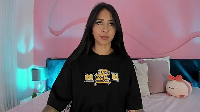 Alaia Manson online show from October 29, 11:53 am