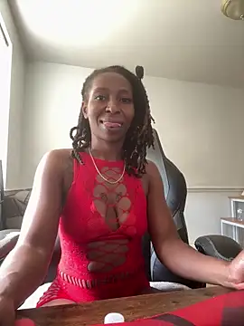 LeyaHoneybuns online show from October 6, 4:30 pm