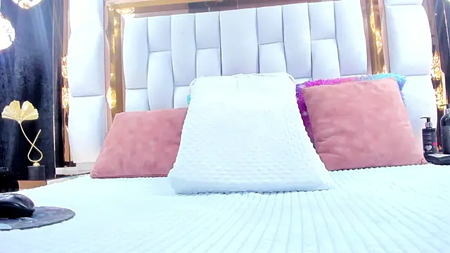 Snapshot of RileySweett chatting on September 25, 11:49 am RileySweett online show from September 25, 11:49 am