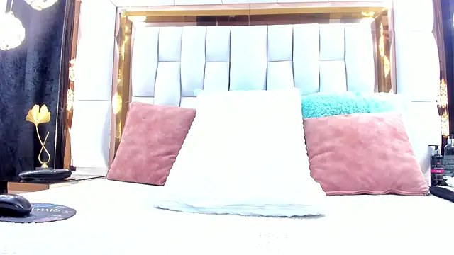 Snapshot of RileySweett chatting on September 29, 11:49 am RileySweett online show from September 29, 11:49 am