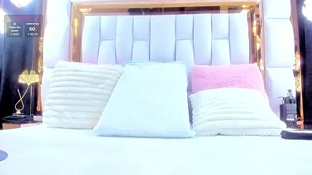 Snapshot of RileySweett chatting on November 23, 11:42 am RileySweett online show from November 23, 11:42 am