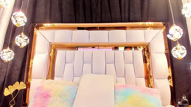 Snapshot of RileySweett chatting on March 14, 11:45 am RileySweett online show from March 14, 11:45 am