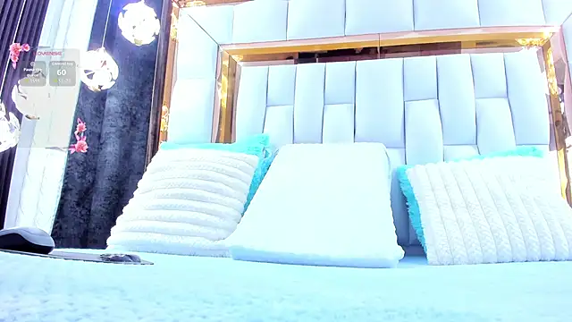 RileySweett online show from February 25, 11:43 am