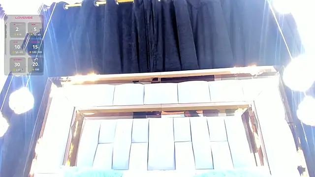 Snapshot of RileySweett chatting on October 18, 11:56 am RileySweett online show from October 18, 11:56 am