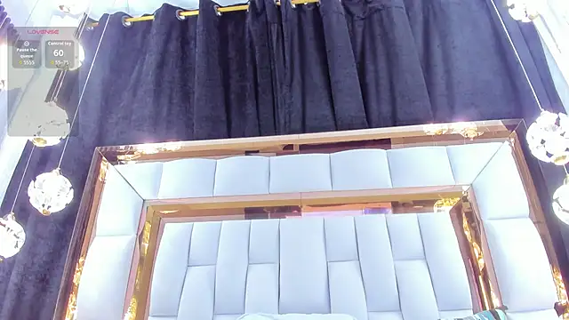 RileySweett online show from December 16, 11:58 am