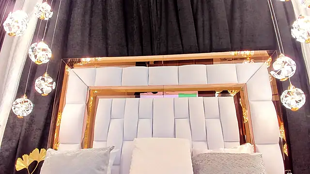 Snapshot of RileySweett chatting on March 17, 11:31 am RileySweett online show from March 17, 11:31 am