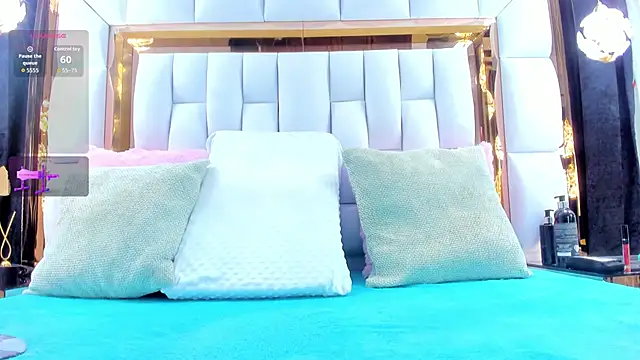 Snapshot of RileySweett chatting on November 27, 11:43 am RileySweett online show from November 27, 11:43 am