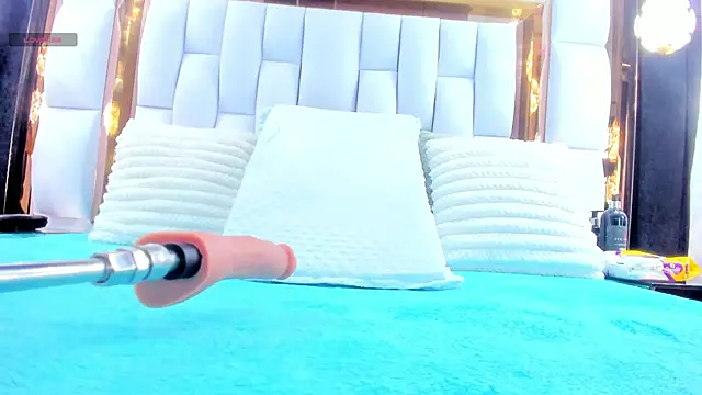 Snapshot of RileySweett chatting on November 1, 11:59 am RileySweett online show from November 1, 11:59 am