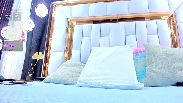 RileySweett online show from February 8, 11:52 am