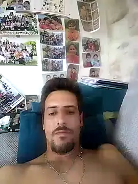 Snapshot of david09000 chatting on June 19, 2:12 pm david09000 online show from June 19, 2:12 pm