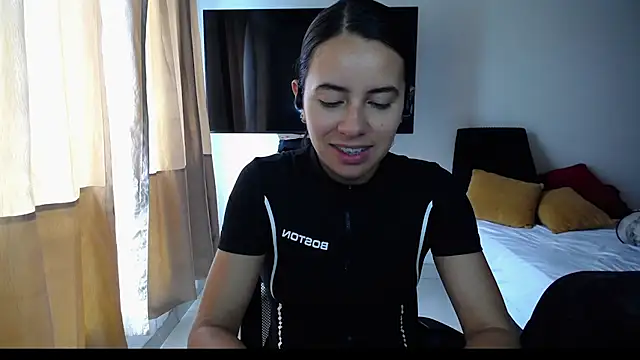 Snapshot of Mariam_Gomezxxx chatting on October 16, 6:27 pm Mariam Gomezxxx online show from October 16, 6:27 pm