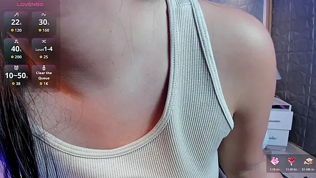 paulina sweett  online show from April 10, 11:50 am