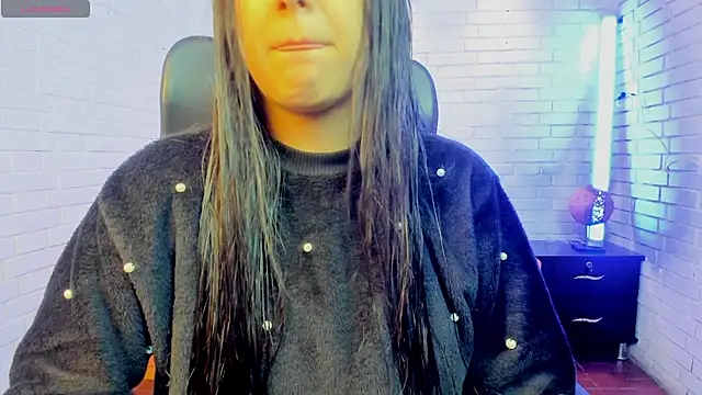 paulina sweett  online show from March 25, 12:26 pm