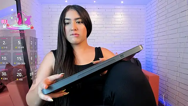 paulina sweett  online show from October 20, 7:03 pm