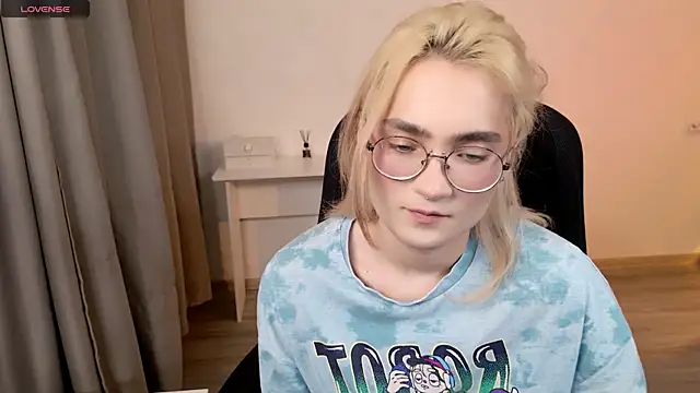 CuteYukiKun online show from March 15, 7:21 pm