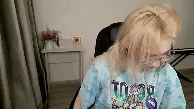 CuteYukiKun online show from June 8, 7:36 pm