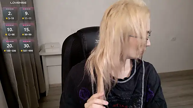 Snapshot of CuteYukiKun chatting on February 19, 4:26 pm CuteYukiKun online show from February 19, 4:26 pm