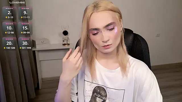 Snapshot of CuteYukiKun chatting on February 25, 11:04 pm CuteYukiKun online show from February 25, 11:04 pm