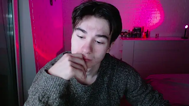 MarkusDean online show from December 4, 3:33 pm