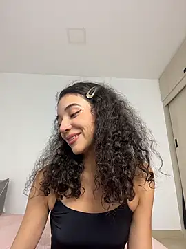 uniquerossie online show from February 21, 7:32 am