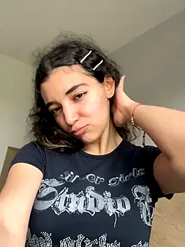 uniquerossie online show from November 14, 10:19 am