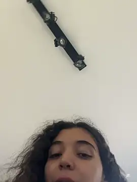 uniquerossie online show from November 11, 10:21 am