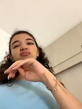 uniquerossie online show from December 2, 8:38 am