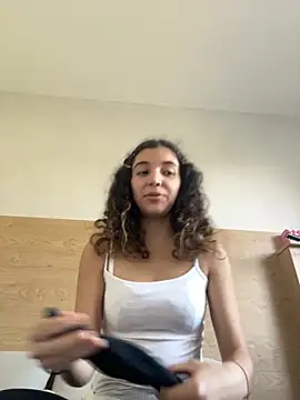 uniquerossie online show from November 13, 10:19 am