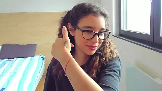 uniquerossie online show from October 11, 10:38 am