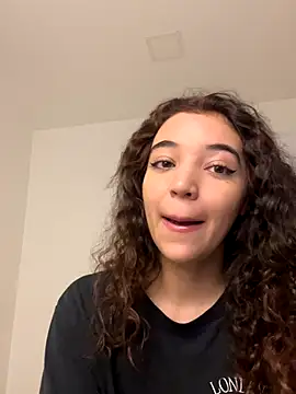 uniquerossie online show from November 30, 9:10 am