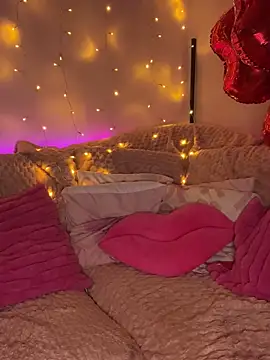 Snapshot of Chachou000 chatting on March 6, 10:04 pm Chachou000 online show from March 6, 10:04 pm