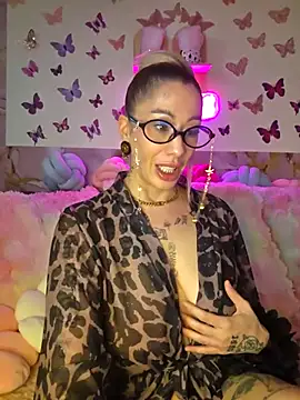 Chachou000 online show from May 18, 5:23 am