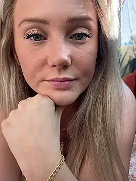 Snapshot of lexi_luv chatting on February 22, 11:13 pm lexi luv online show from February 22, 11:13 pm