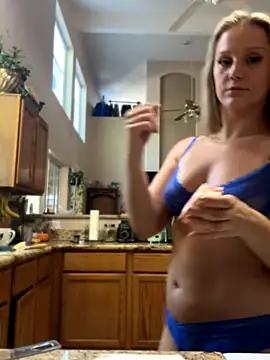 lexi luv online show from November 6, 10:25 pm