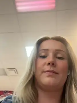 Snapshot of lexi_luv chatting on March 7, 8:00 pm lexi luv online show from March 7, 8:00 pm