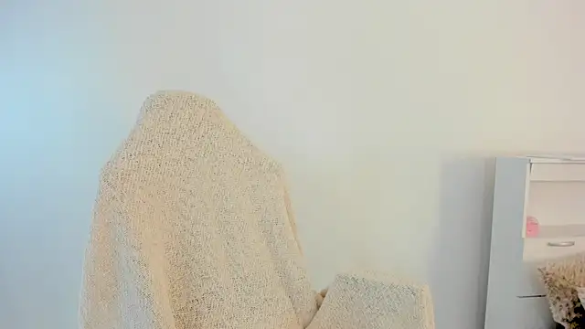 crystalnut online show from April 16, 3:07 am