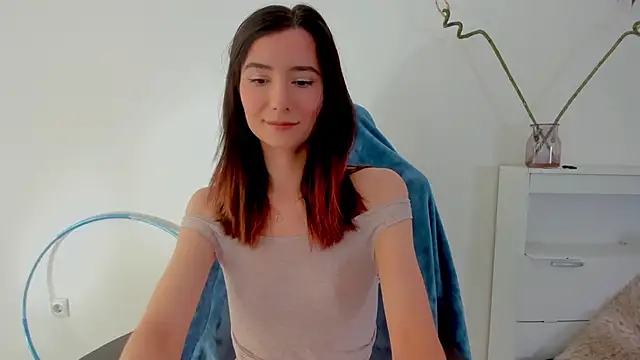 crystalnut online show from September 20, 3:33 am