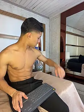 ALAN SANTHOS online show from November 8, 10:24 pm