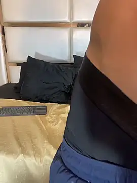 ALAN SANTHOS online show from April 10, 5:14 am