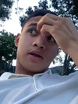 ALAN SANTHOS online show from September 14, 11:05 pm