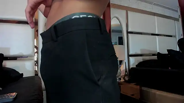 ALAN SANTHOS online show from September 19, 3:54 am