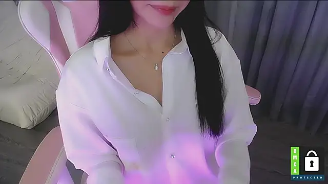 Snapshot of San___San chatting on November 5, 2:20 pm San San online show from November 5, 2:20 pm